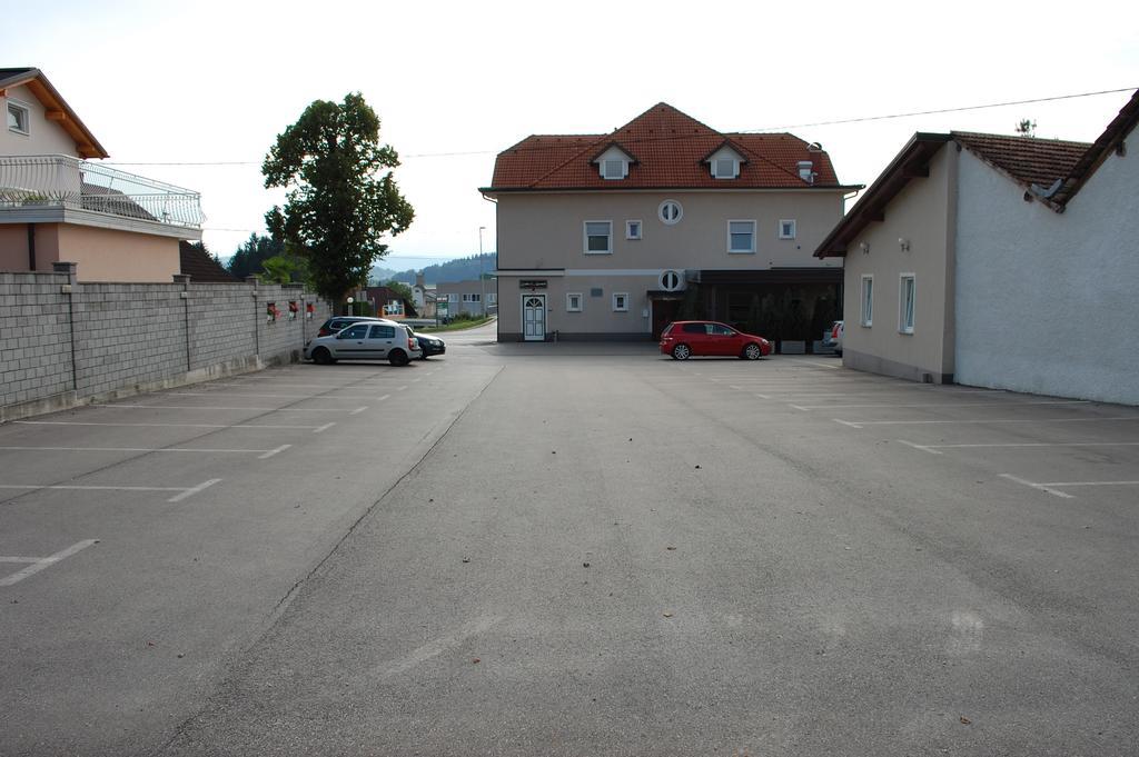 Guest House Gorsic Grosuplje Exterior photo